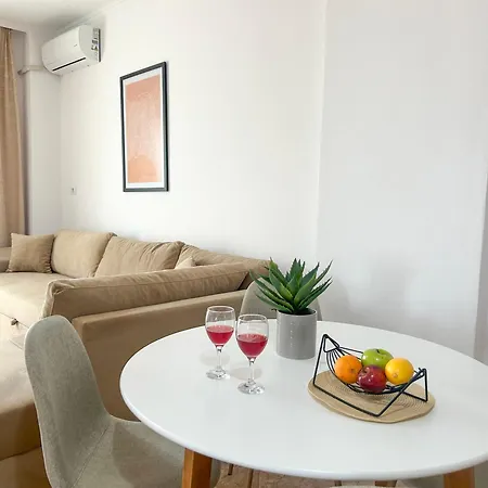 Sea View 860 Apartment